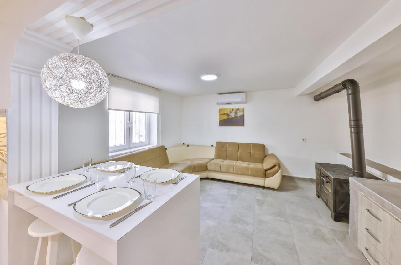 Agach Aparts-Savran Milas Extérieur photo